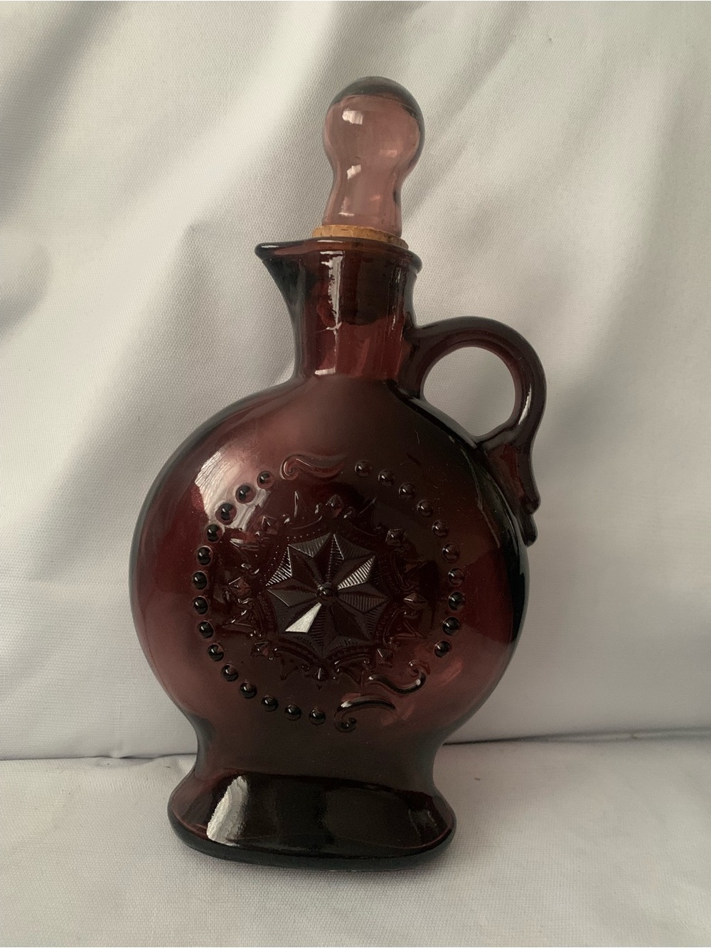 VTG Amethyst purple glass Star Pattern 11" liquor oil Decanter Bottle w/ Stopper